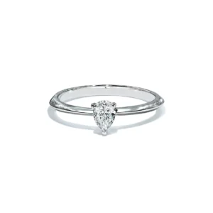 Oxford silver pear solitaire ring