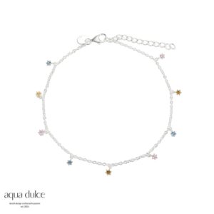 PASTEL ANKLET, Ankelkæde i sterling sølv med små zirkoniavedhæng i rosa, gul & lyseblå. 22 + 4
