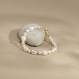 KALANA PEARL GOLDEN BRACELET - Armbånd - Sisi Copenhagen